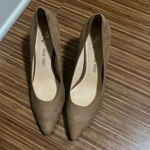 8.5M mauve, brownish Nine West heels